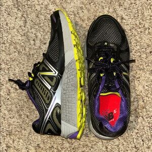 New Balance Women's Black and Yellow Running Shoes